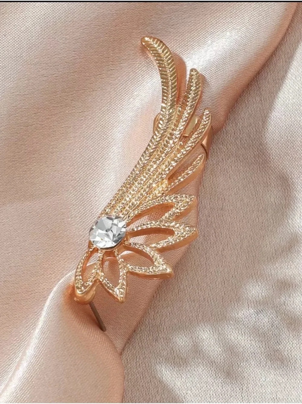 N/A elegant gold